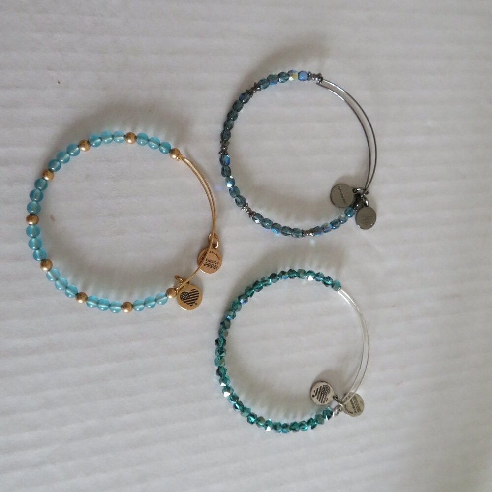 🔥HP🔥 Alex and Ani Set of 3 Sea Green/Aqua Beaded Bracelets, EUC - Picture 2 of 6